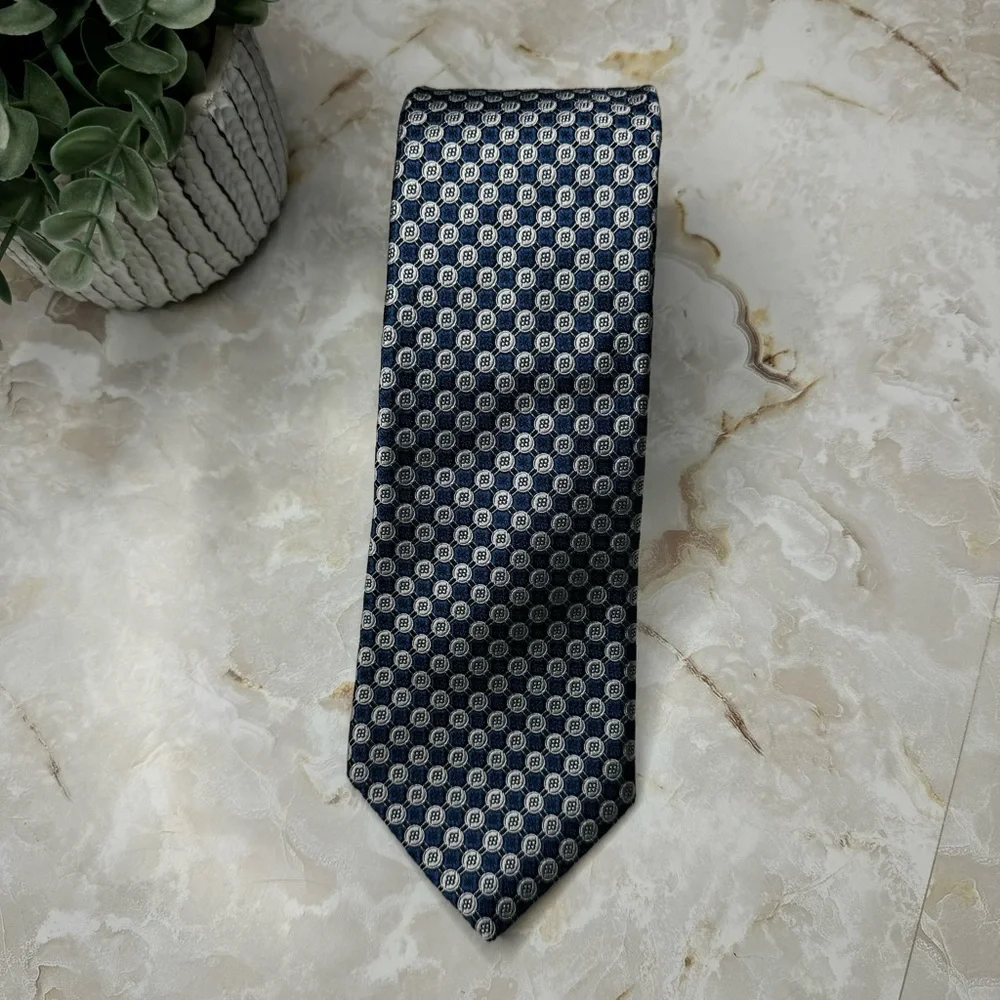 IKE Behar 100% Silk Men's‎ Tie 3 1/2